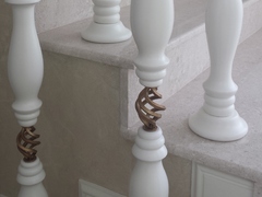 Спиральная балясина с декоративной металлической спиралью