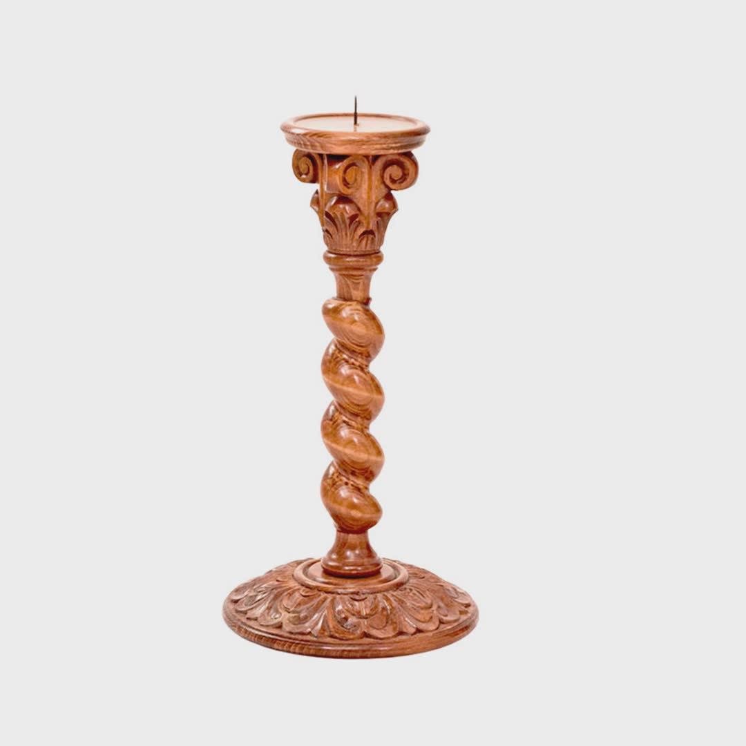 Candelabru mare sculptat