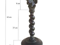 Candelabru mare sculptat